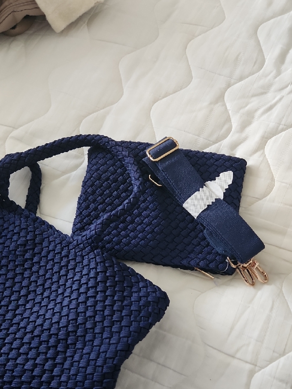 Navy Woven Tote Bag with Wristlet - Women Brand New - Picture 7 of 9